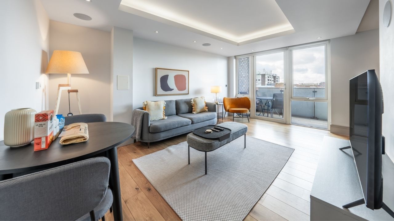£1M Modern Apartment Moments from Regent’s Park & Primrose Hill | St John’s Wood NW8
