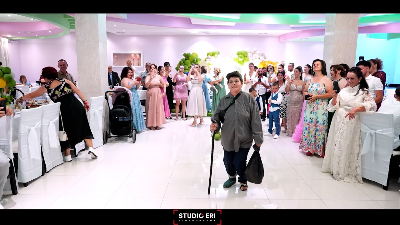 PLAKA  DHE PLAKU DHUROJNE SHOW NE DELVINE - Ditelindja e RAYAN
