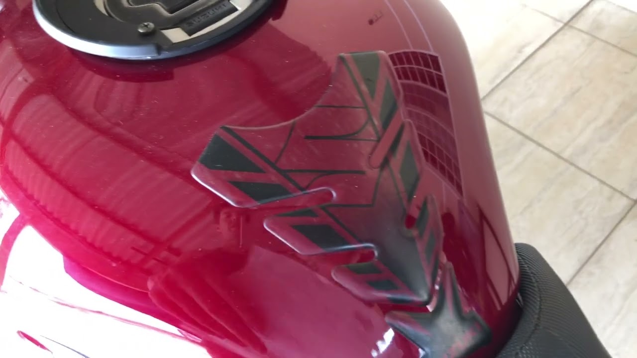 Gsx 750f 07 semi nova com 25 mil km 27 acessórios + roupas de proteção