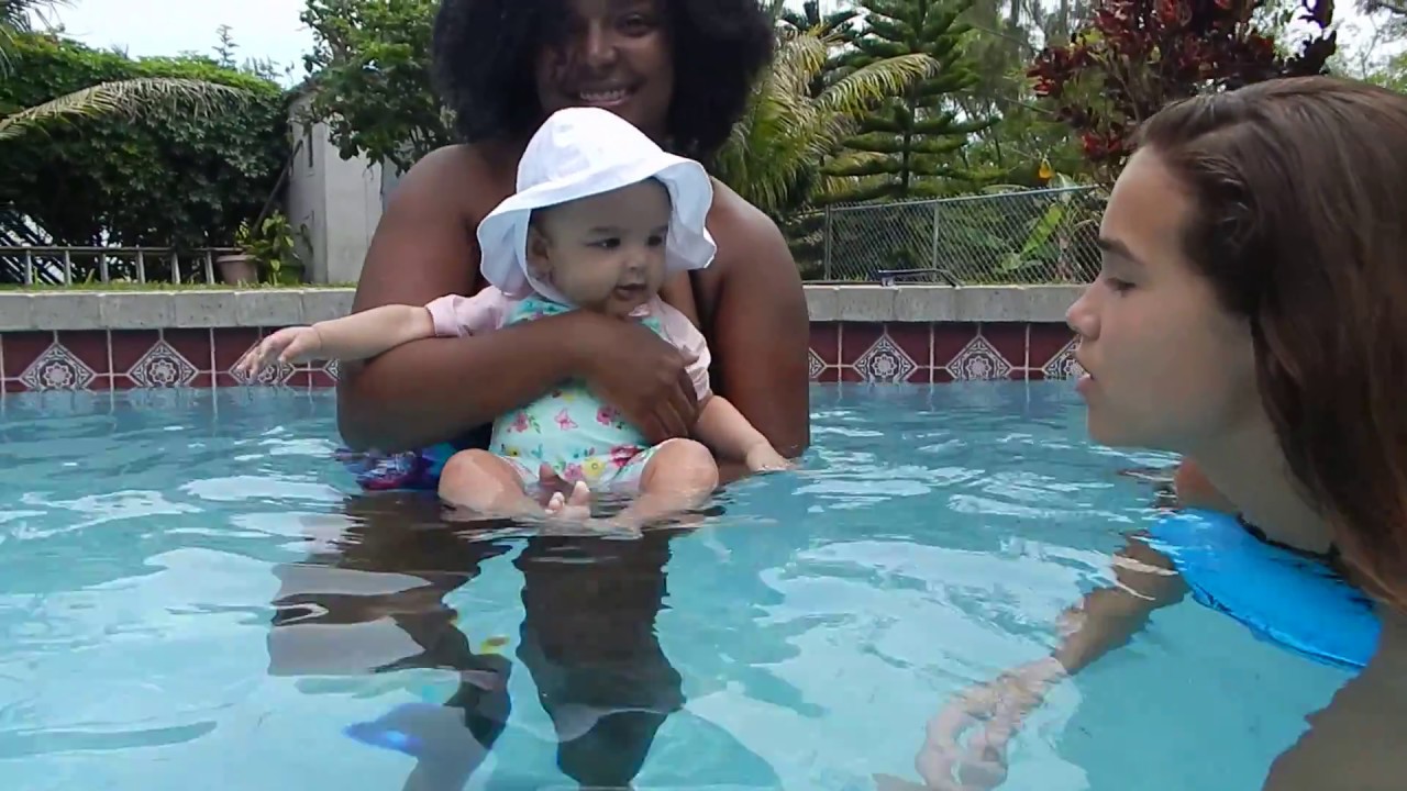 4 Month Old Baby Alaya's First Time in A Swimming Pool!