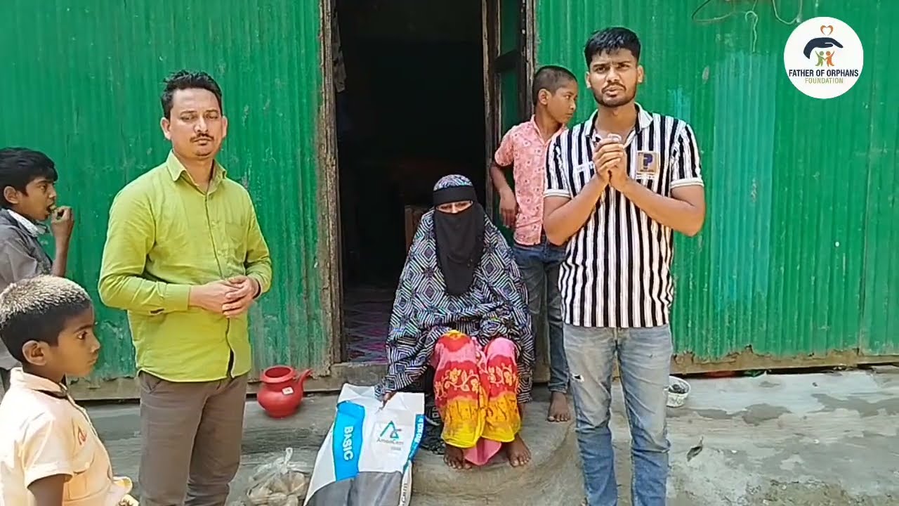 স্বামী মৃত্যুবরণ করেছে এখন স্ত্রী সন্তানদের নিয়ে অতি মানবেতর জীবনযাপন করছে।