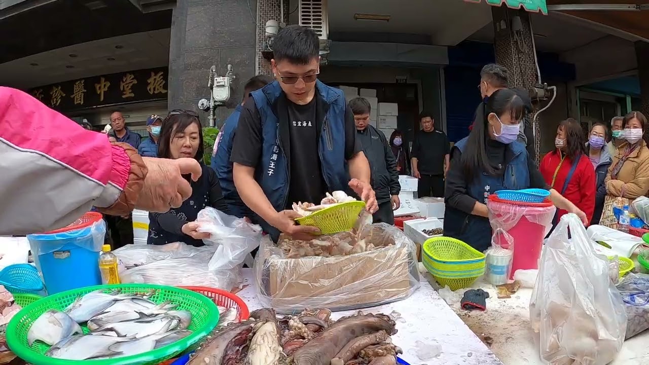 馬頭魚只有一箱還賠錢賣 早知道就不拿來賣 #中彰海王子 #烏日火車站 #海鮮叫賣 #海鮮拍賣