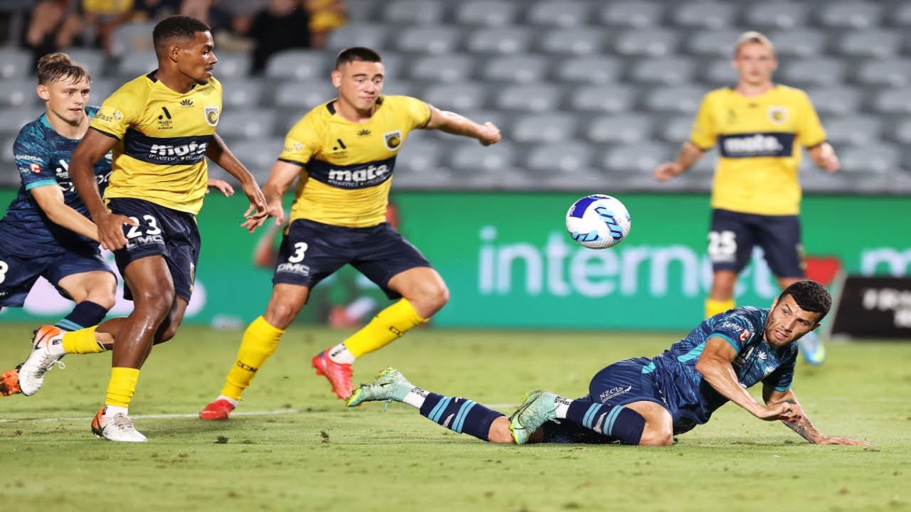 Central Coast Mariners vs Wellington Phoenix | Isuzu UTE A-League Highlights