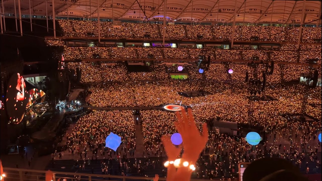 Coldplay - Fix You Live in Bukit Jalil Stadium Kuala Lumpur Malaysia 2023 4K