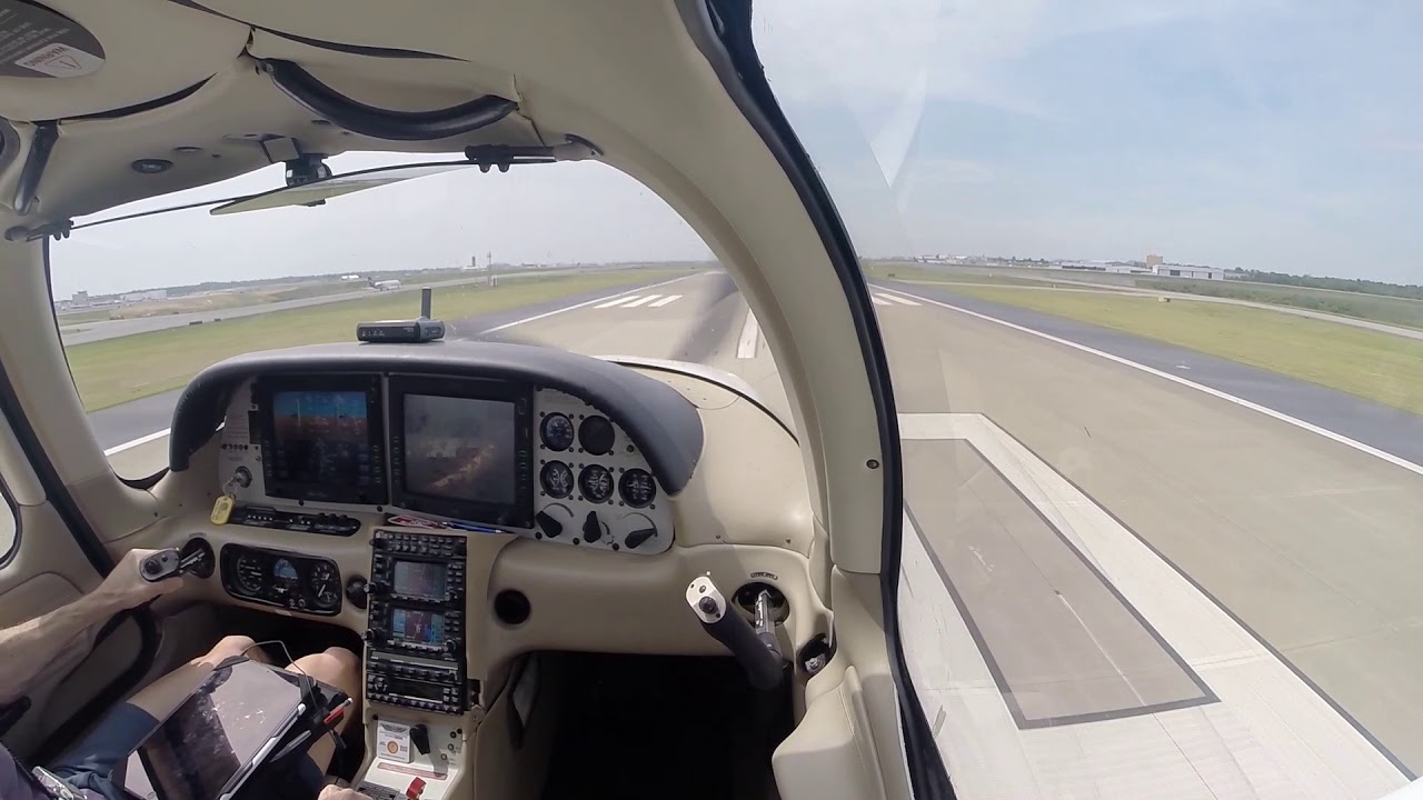 Nashville International Airport KBNA Approach and Landing 20R