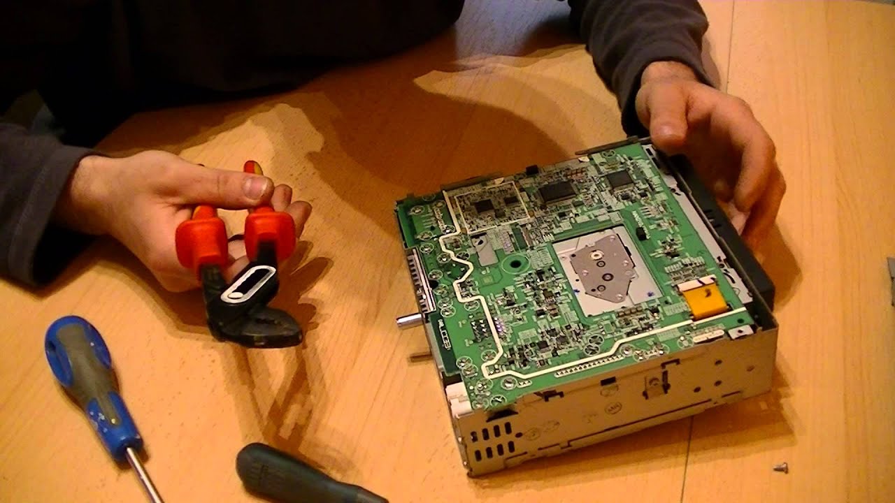 Faulty Volvo 6CDIAM 6 CD Disc Changer Bought on eBay.