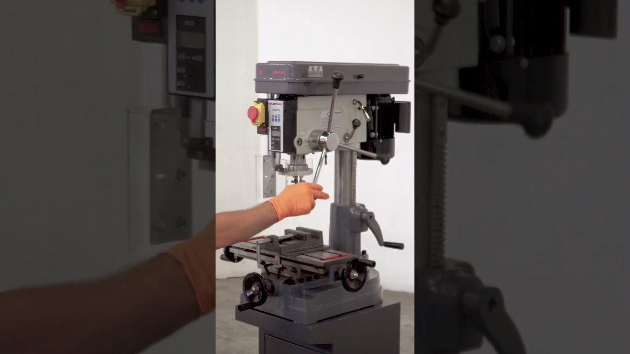 Kompaktowa moc dla każdego warsztatu! CORMAK ZX7016  #cormak #tokarkacnc #frezarka #warsztat #diy