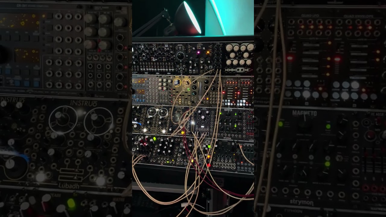 Nothing better than a MODULAR SYNTH to make some AMBIENT TEXTURES
