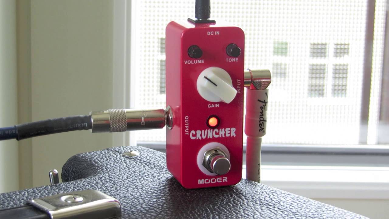 Two minutes of the Cruncher by Mooer (Guitar Effects Pedal Demo)