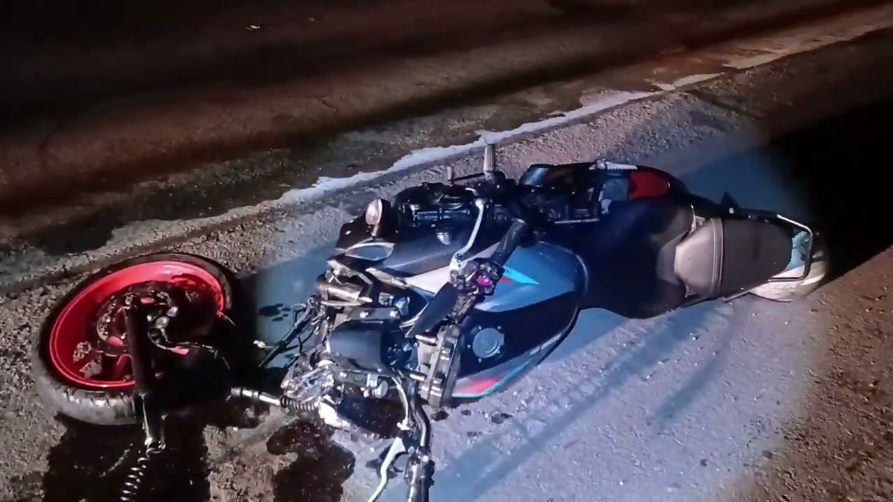 Mais um acidente com moto é registrado na SP-75, em Salto.Um motociclista ficou ferido .