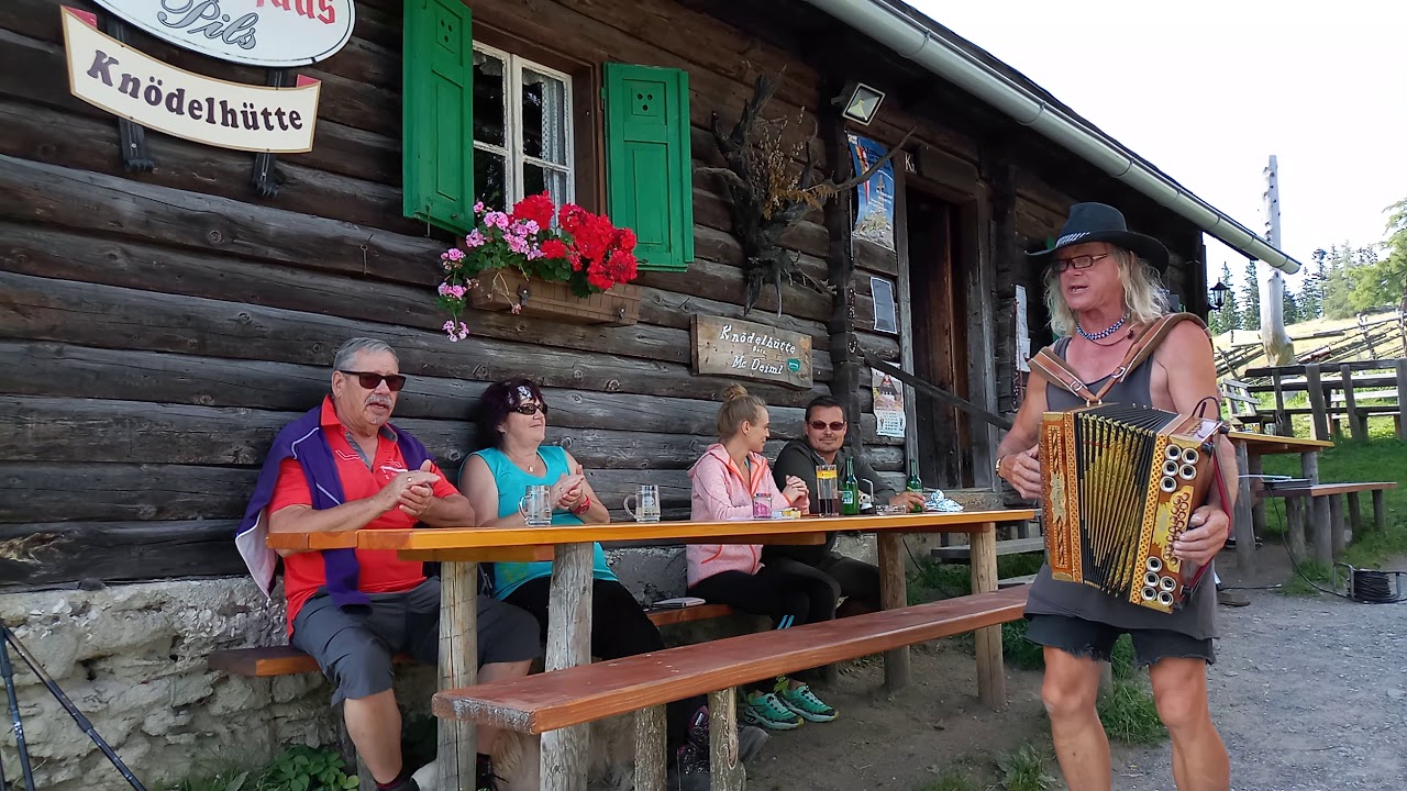 Pfuisi Hans auf der Knödelhütte  28.07.2018-1 © OlmHERZ