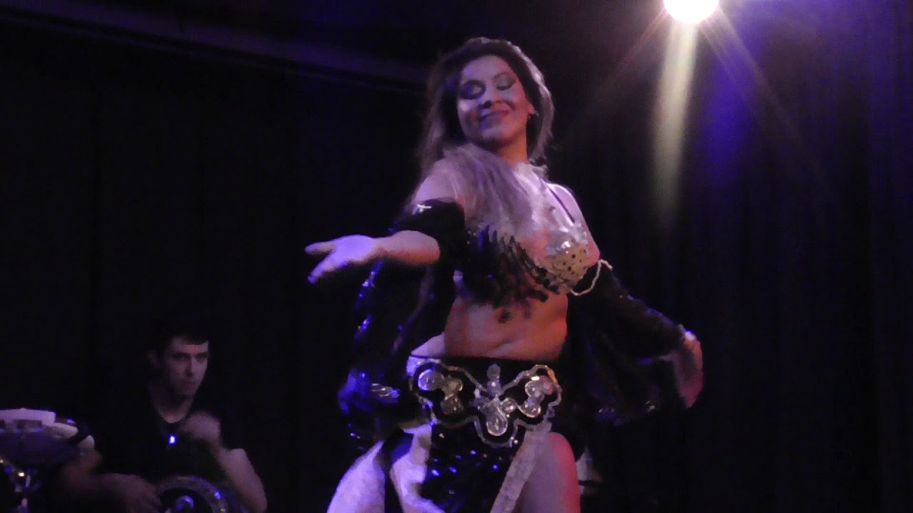 Fakkarouni - Daiana Alarcon junto a Orquesta Gaston Chaade