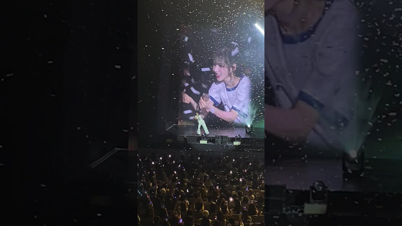 Fancam Wendy - EXISTENTIAL CRISIS [W:EALIVE IN BANGKOK 251412]