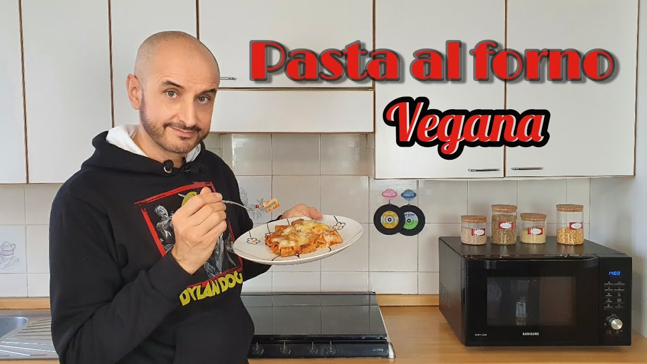 Pasta al forno vegana | con ragù di tempeh e piselli fatto in casa, besciamella e formaggio vegetale