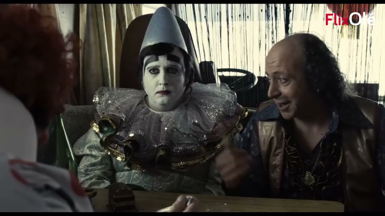 Tú, ¿Por qué eres payaso? Escena de Balada triste de trompeta (Álex de la Iglesia, 2010)