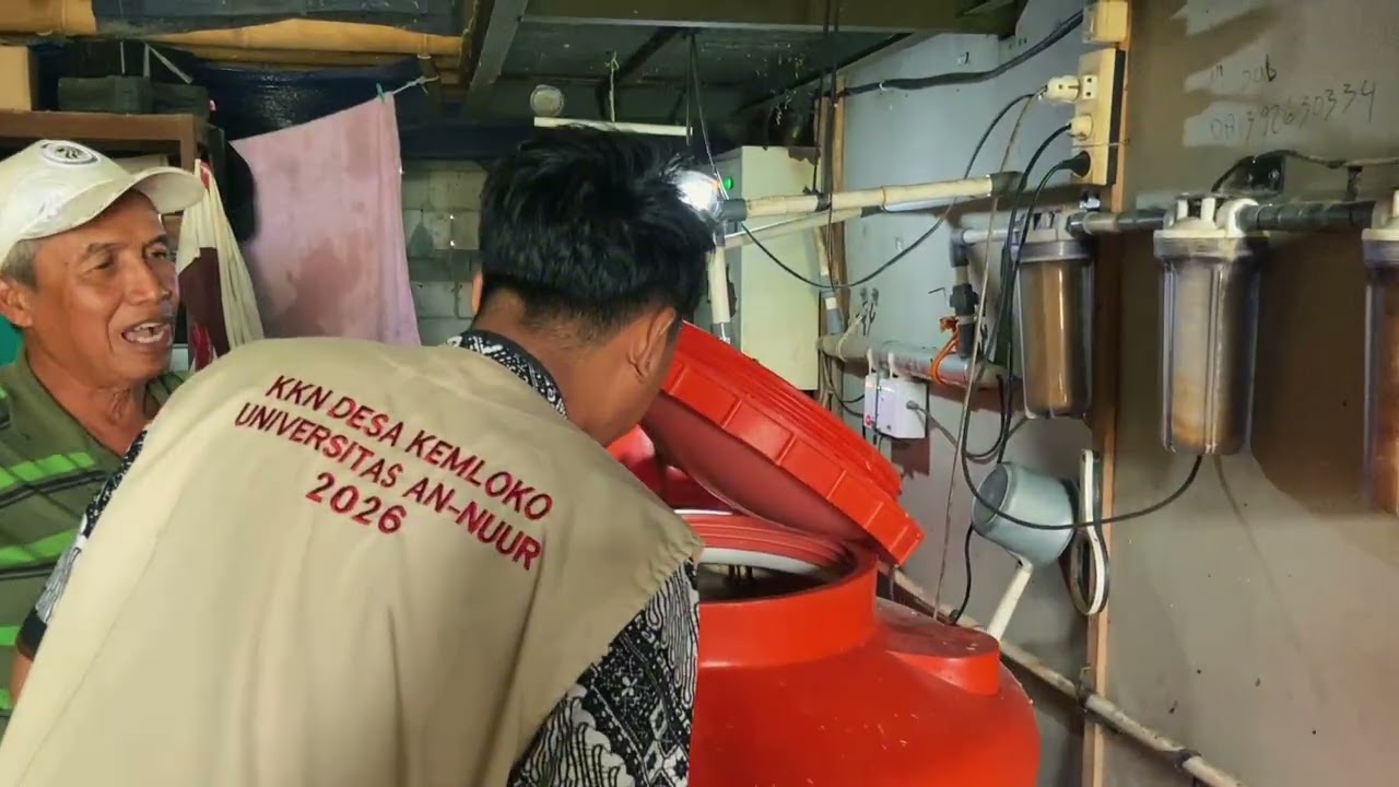 INOVASI SPRAY ANTI LALAT BERBAHAN DASAR SERAI WANGI DI PETERNAKAN AYAM DI DESA KEMLOKO