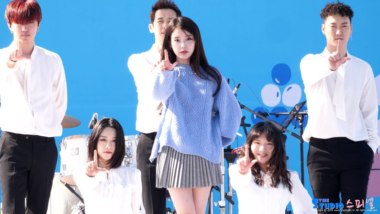 180930 아이유 IU 너랑나 You & I 4K 60P 직캠 @ 홀가분 마켓 by Spinel