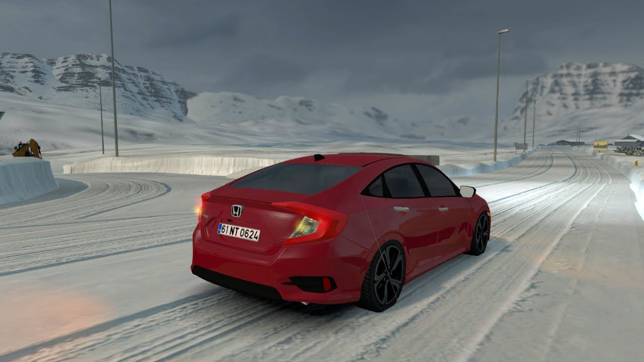 Honda Civic | Recorriendo las carreteras nevadas de Islandia