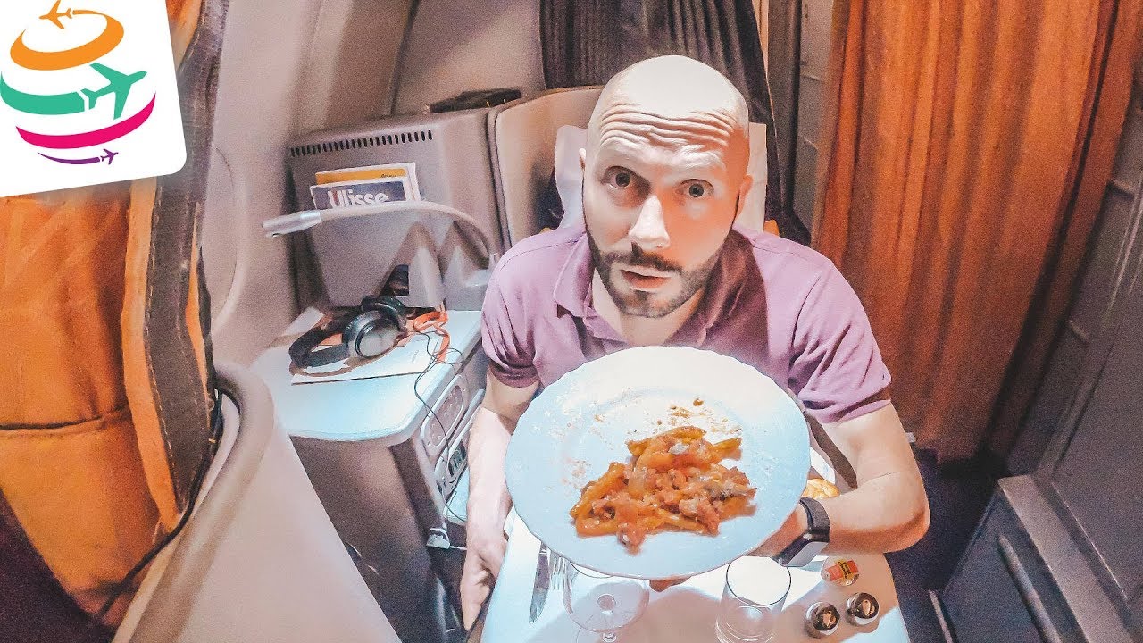 Dominik alleine in der Alitalia Business Class | YourTravel.TV