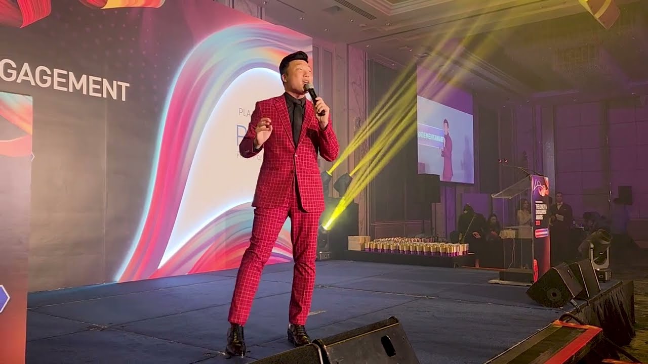 FLY HOSTS: Andrew Lua - The Loyalty & Engagement Awards 2023