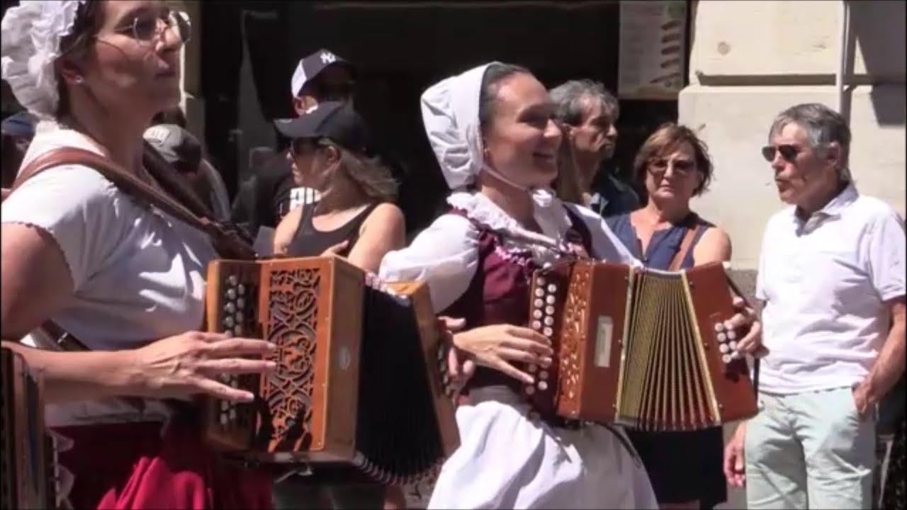 GRANDE PARADE LES FÊTES DE LA VIGNE DIJON 2022 "LA BOURGOGNE"