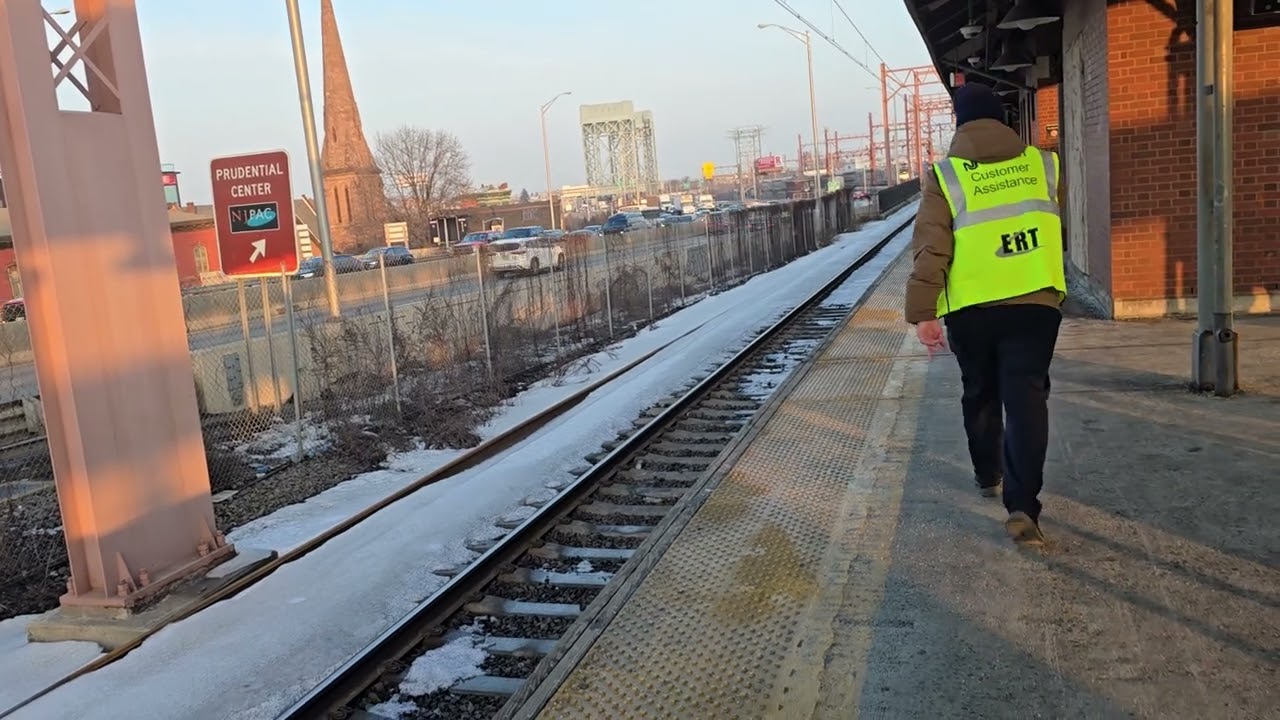NJT: Summit bound Morristown Line Rail @ Newark Broad Street in Newark