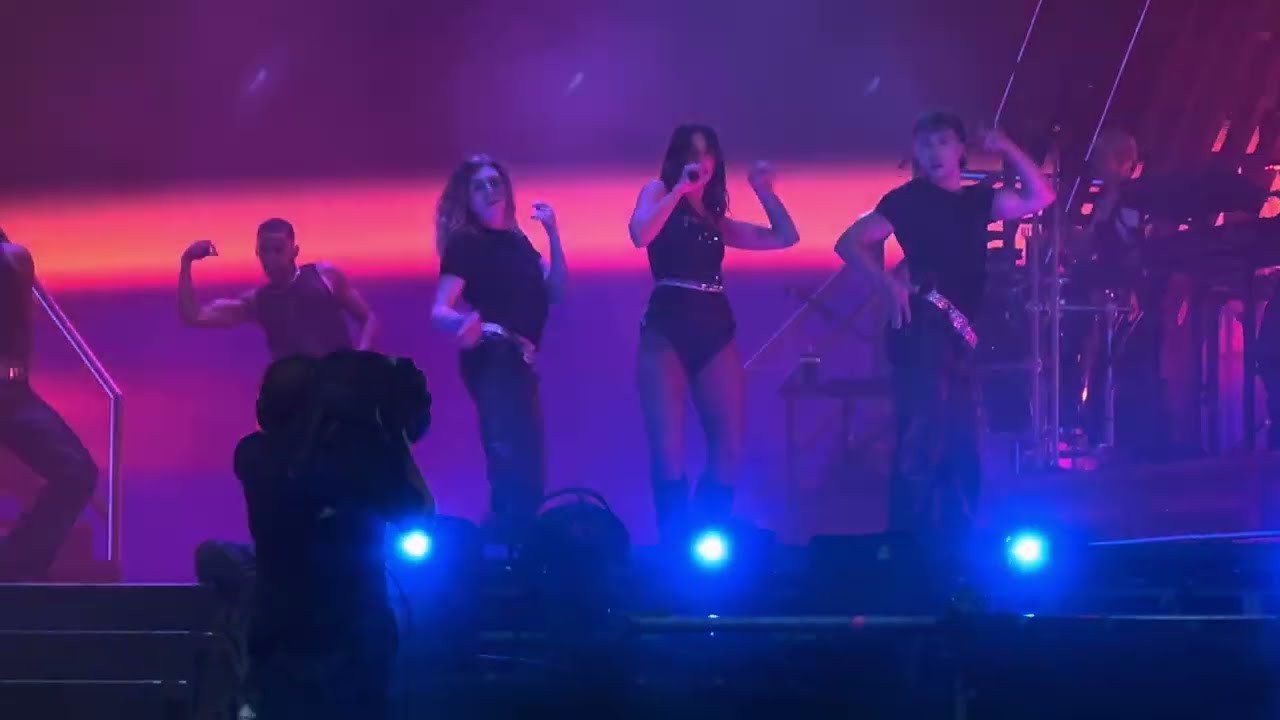 DUA LIPA in Berlin 5.6.2024 - 🌀ILLUSION - live at the Waldbühne Berlin