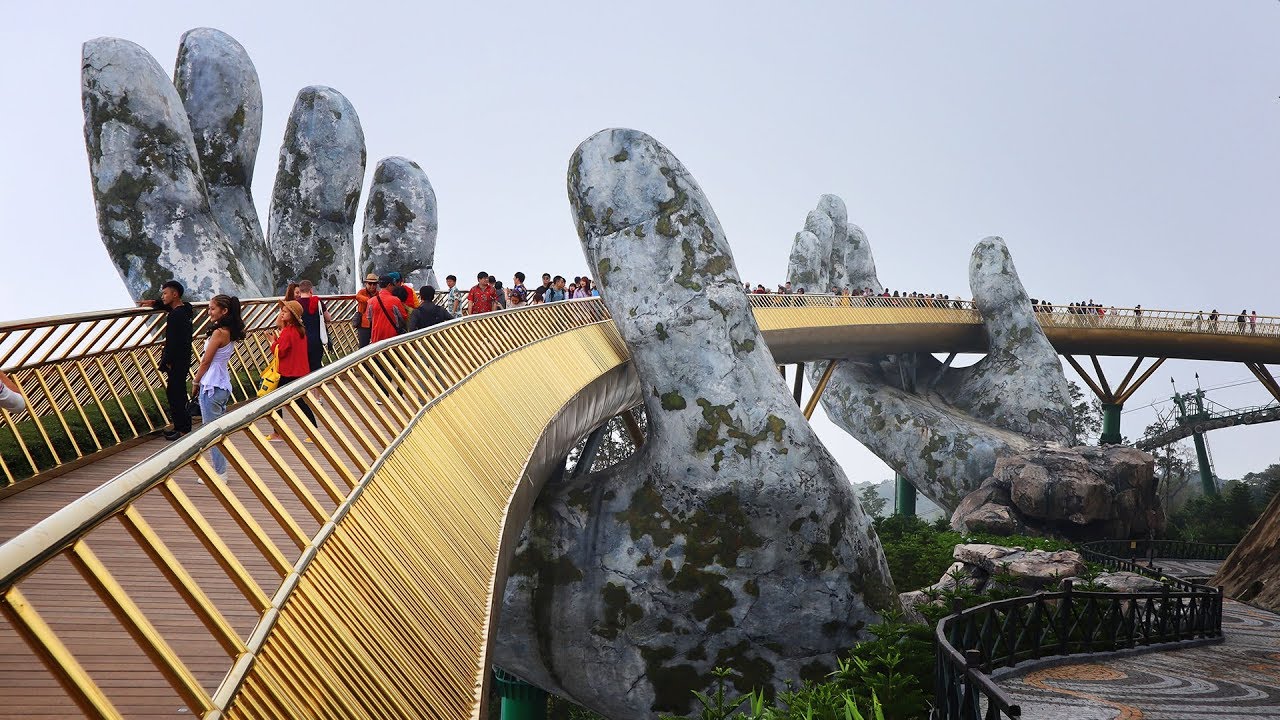 Vietnam'daki Altın Köprü - Golden Bridge Ba Na Hills