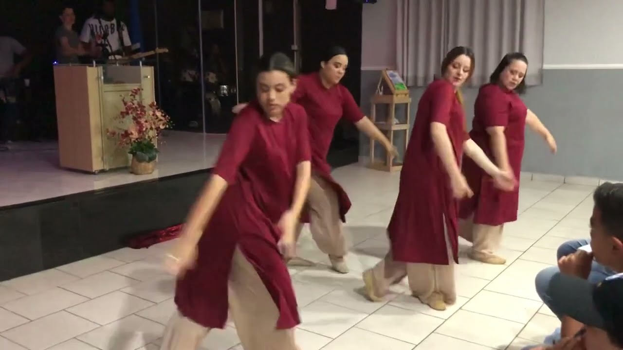 Dança vinho novo