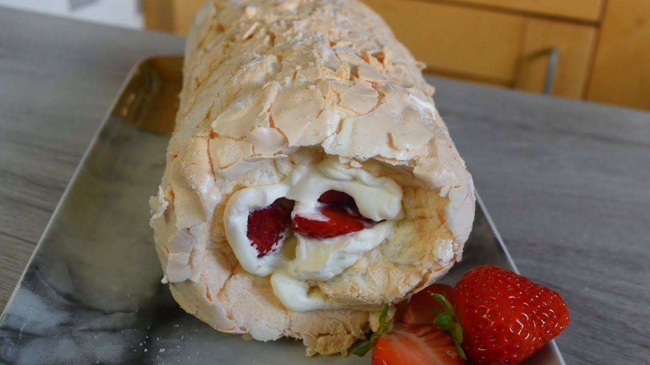 Berry Meringue Roulade Recipe | Easy Summer Roll Cake