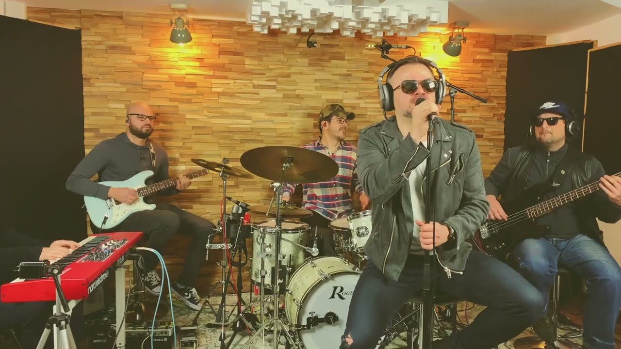 Groove Station - Little Less Conversation (Elvis Presley Cover)