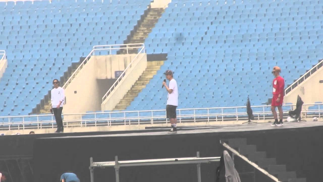 270315 Yêu lại từ đầu - ChunJi (Teen Top), JB (GOT7), Key (SHINee) - Music Bank in Vietnam rehearsal