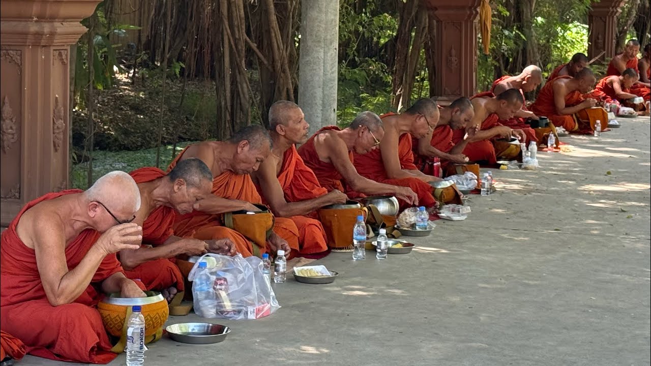 #បន្សល់ស្លាកស្នាមបុណ្យធុតង្គវត្ត ចំនួន ១០ ថ្ងៃ ដើម្បីកំចាត់កិលេស ហាមឃាត់អកុសលមិនអោយរីកចំរើន