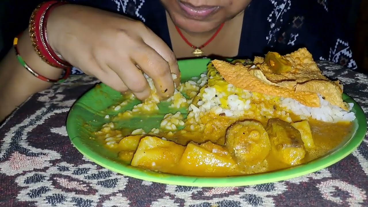 Eating Show Rice Daal With Alu Parwal Curry