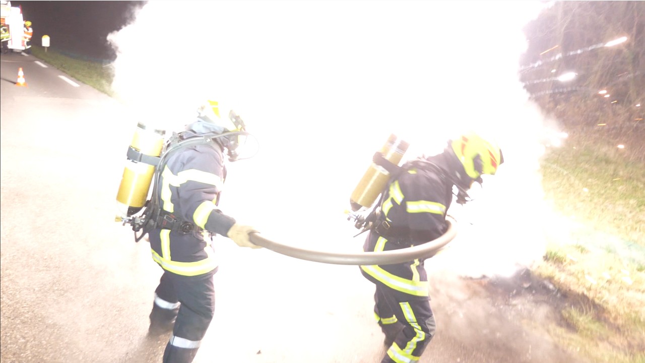 Explosion - Feu de voiture &agrave; Geiswasser sur la RD52