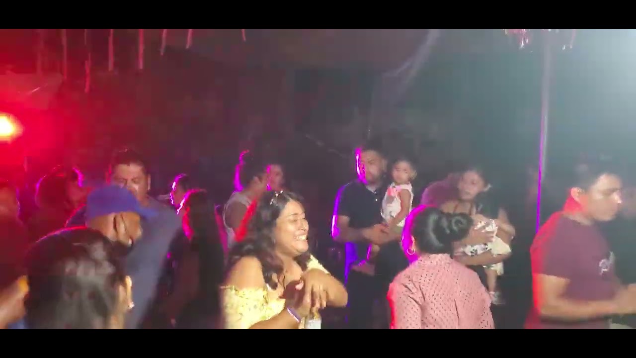 Y si la arrechera en la fiesta de primera comunión de carla José cruz. 26/10/2025 parte 3.