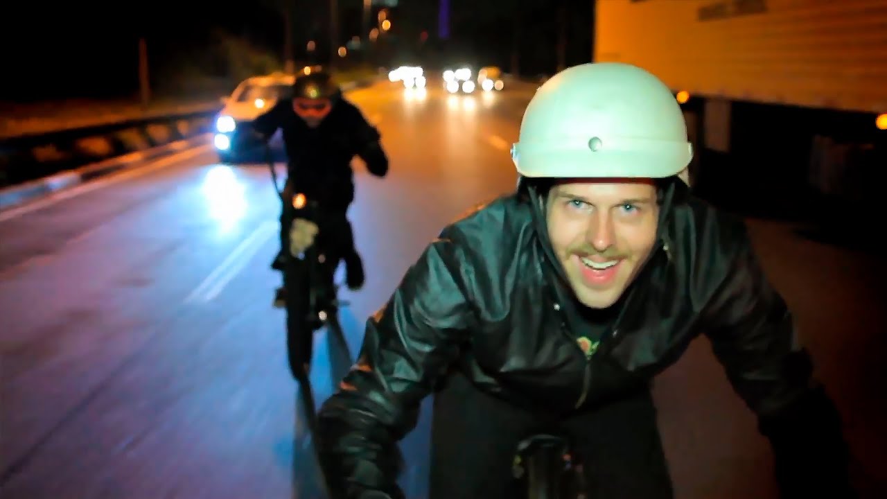 RACHA DE MOBILETE NA MARGINAL - MTV SPORTS