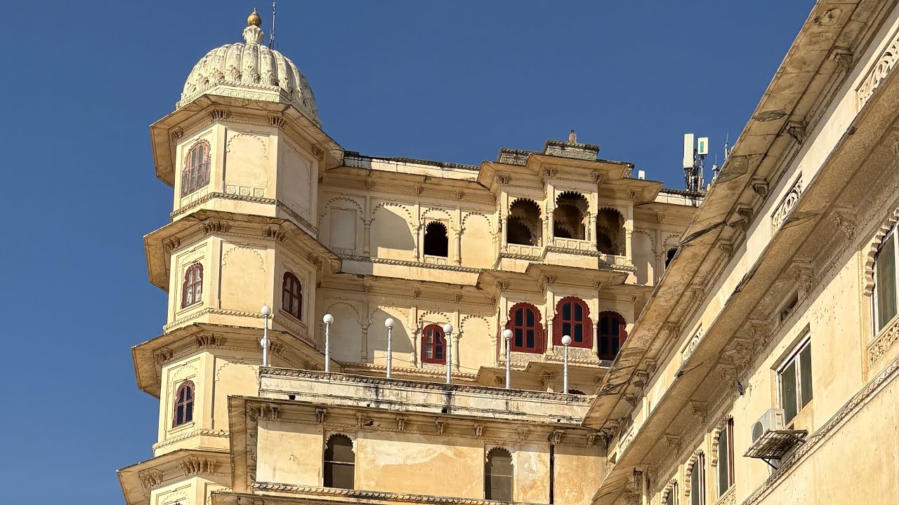 Udaipur white City (best anniversary trip ) #udaipur #citypalace #fatehsagarlake #sajjangad 