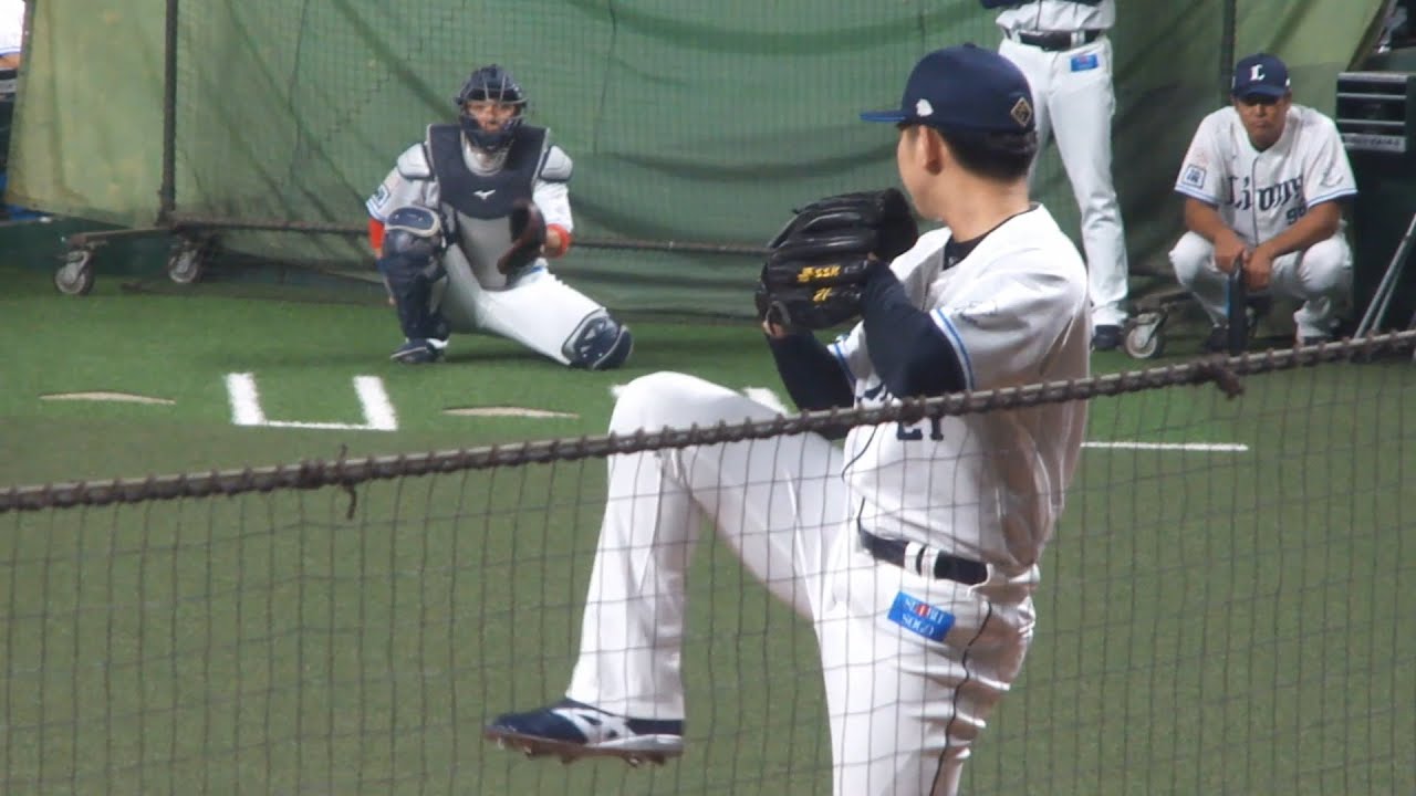 西武 武内夏暉が試合前にブルペンで投球練習　西武 vs 日本ハム　2024年9月30日(月) ベルーナドーム