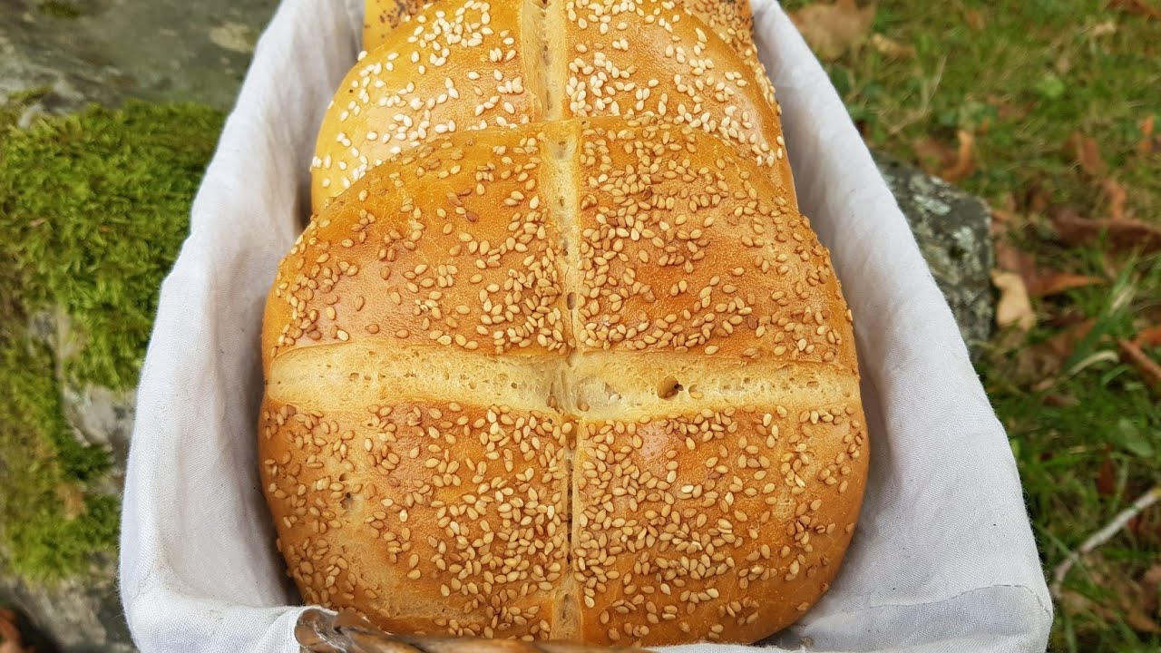 خبز الدار عجنييه بالليل و طيبيه في الصباح مبقاش عندك العذر Pain marocain fait maison