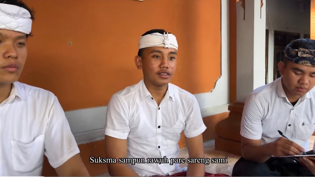 SANGKEP PIODALAN PURA DESA OLIH SISIA SMAN 1 SGR