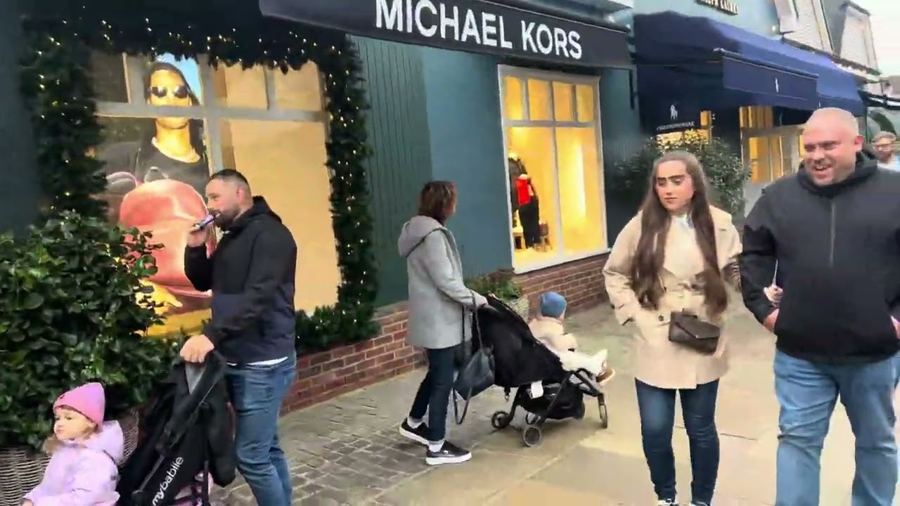 An Evening Walk in Bicester Village | Premium Brand Shopping UK