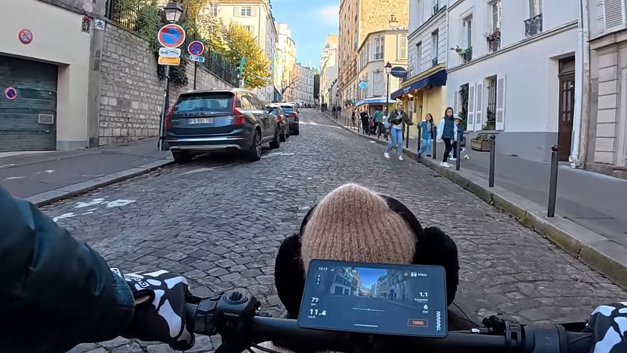Vélo cargo sur les pentes de Montmartre : une ascension épique !