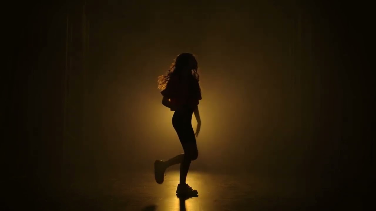 GAROTA TIPO EU (Girl Like Me) - Versão Brasileira
