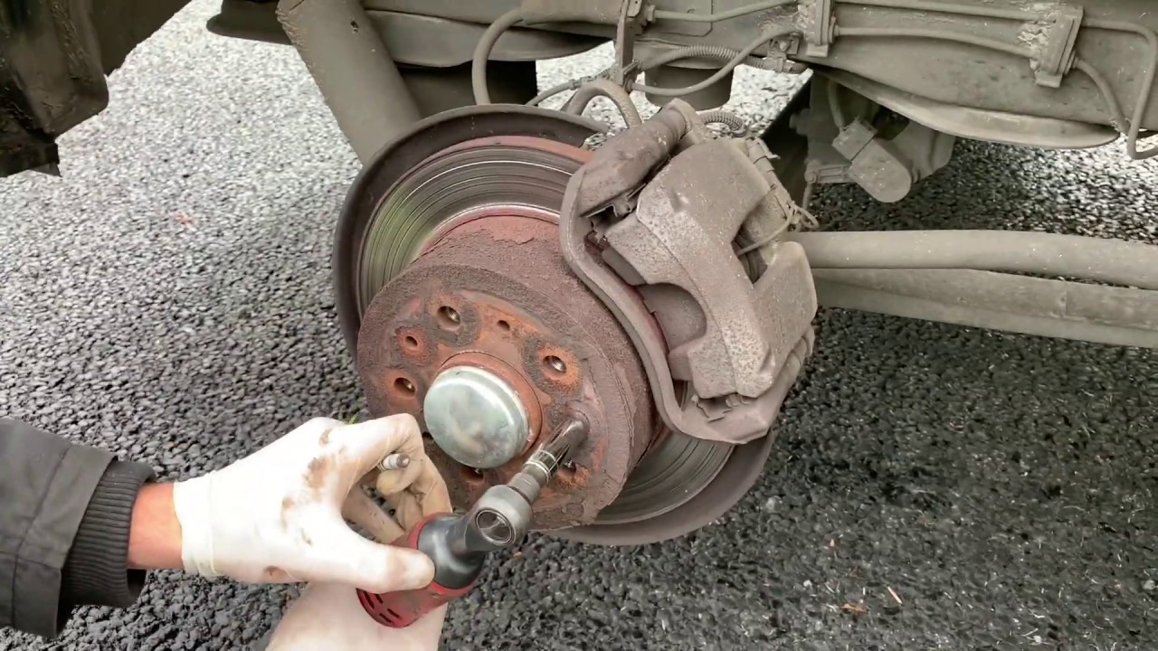 Step by step Replacing rear Brake pads and discs on Citroen Relay, Ford Transit, Peugeot Boxer