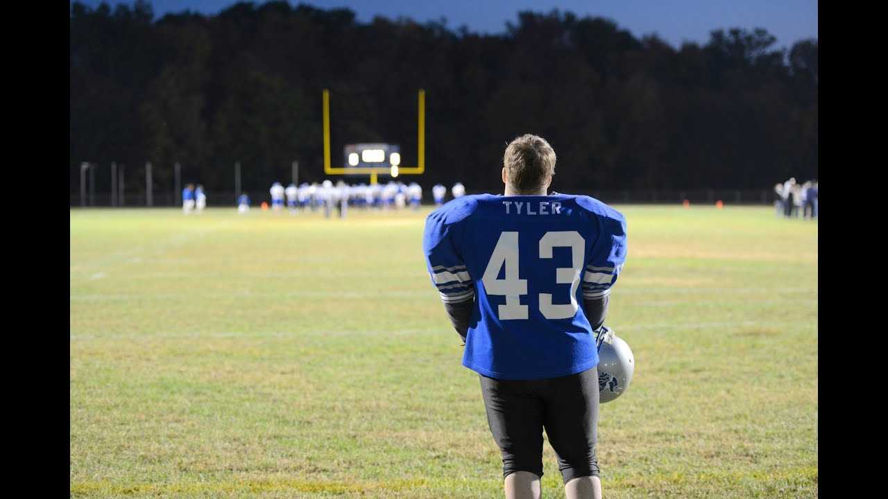 Tyler Muise - Down syndrome student runs 15 yards for a Touchdown!