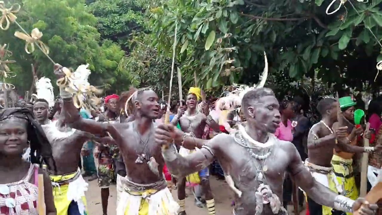 Danse traditionnelle diola A Cabroussse kadiakaye