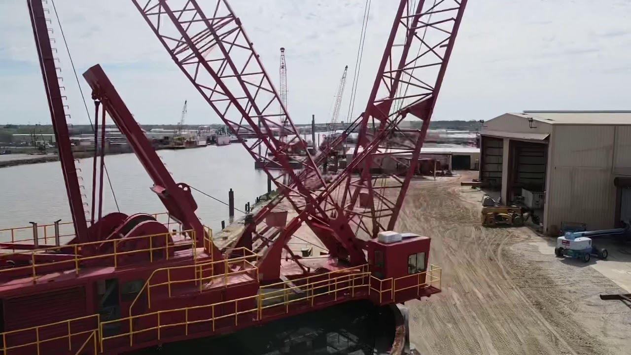 Stewart Construction’s MANITOWOC 4600 ringer