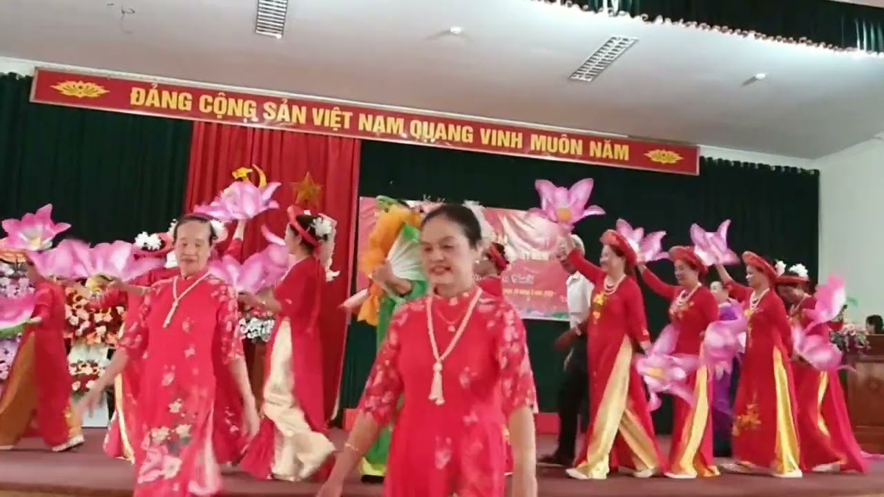 Những bài văn 2025 kim tuyến cùng tốp múa px1 xã phú châu cũ nay xấbtj lại