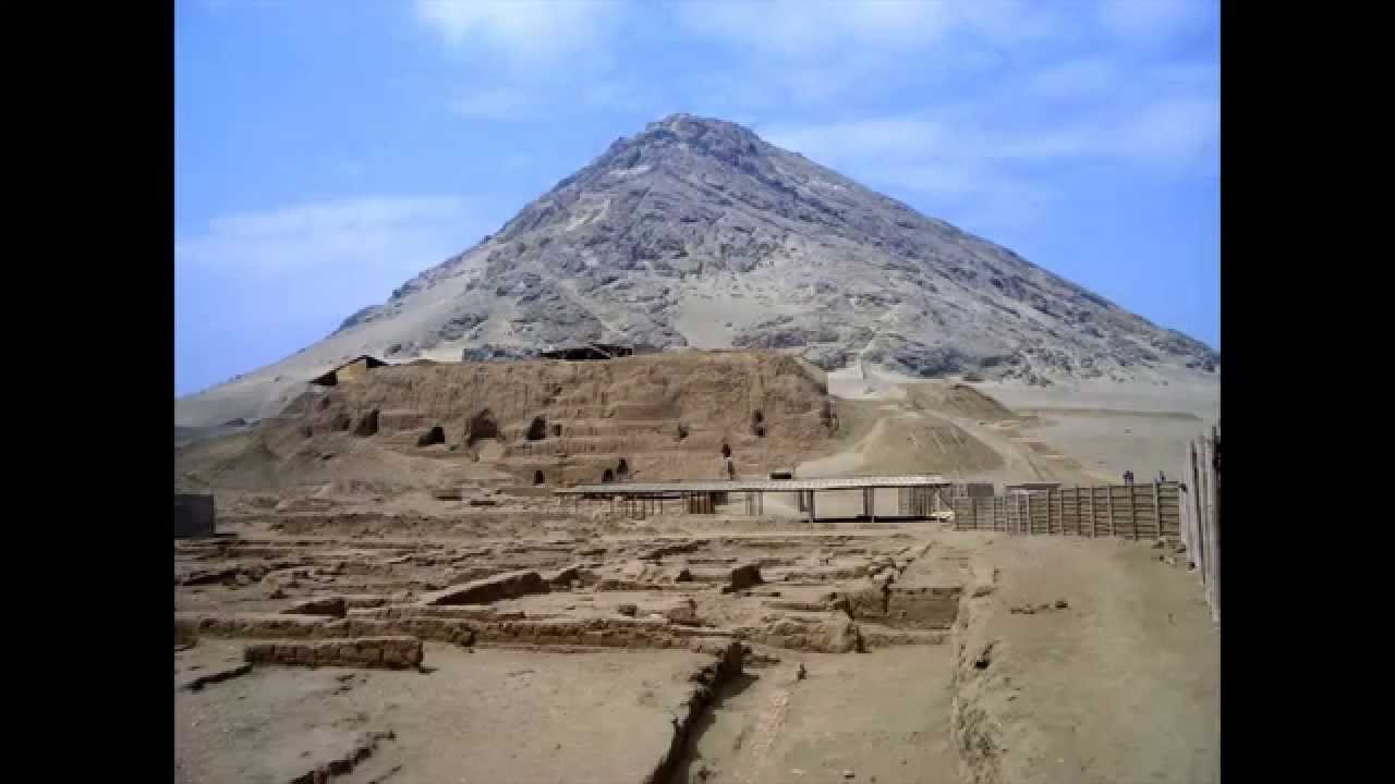 Best tourist attractions in Peru - Trujillo - Huaca del Sol y la Luna